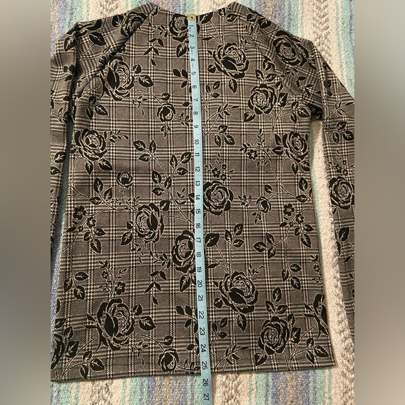 Handmade Floral Plaid Houndstooth Cardigan - Picture 5 of 11